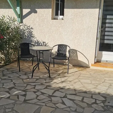 Semesterbostad Pavillon 6 Pers Avec Piscine, Clim, Terrasses Et Parking Prive - Fr-1-781-72 *